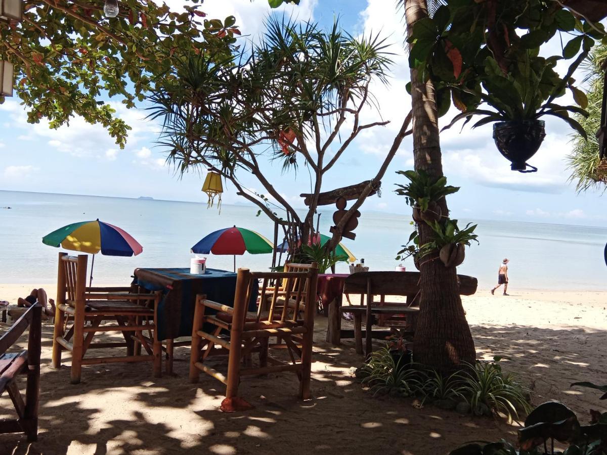 Breizh Cape Beach Bungalows Koh Lanta Bagian luar foto