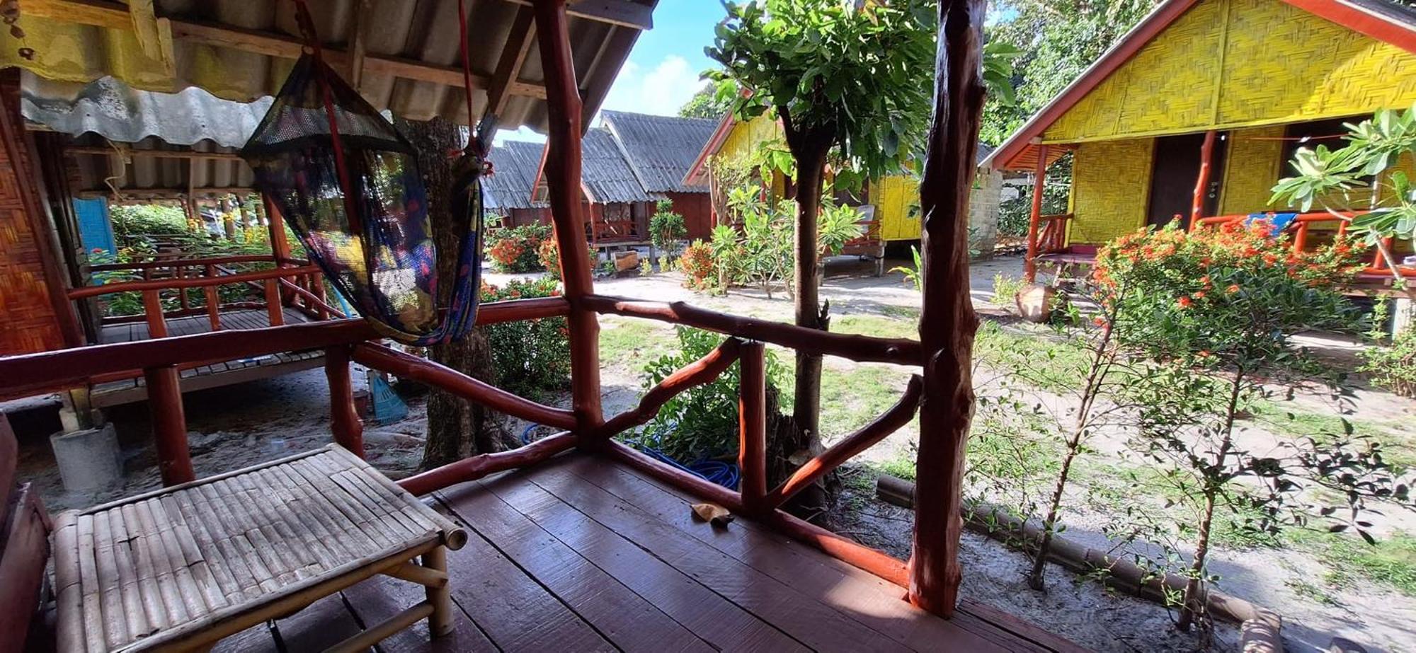 Breizh Cape Beach Bungalows Koh Lanta Bagian luar foto