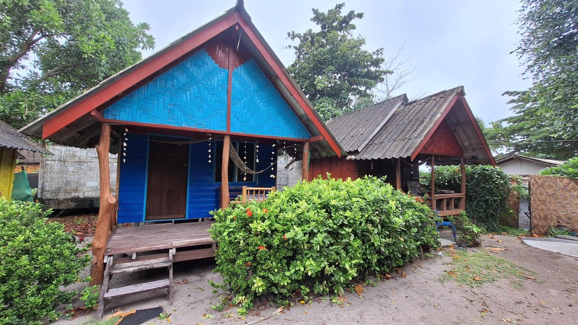 Breizh Cape Beach Bungalows Koh Lanta Bagian luar foto