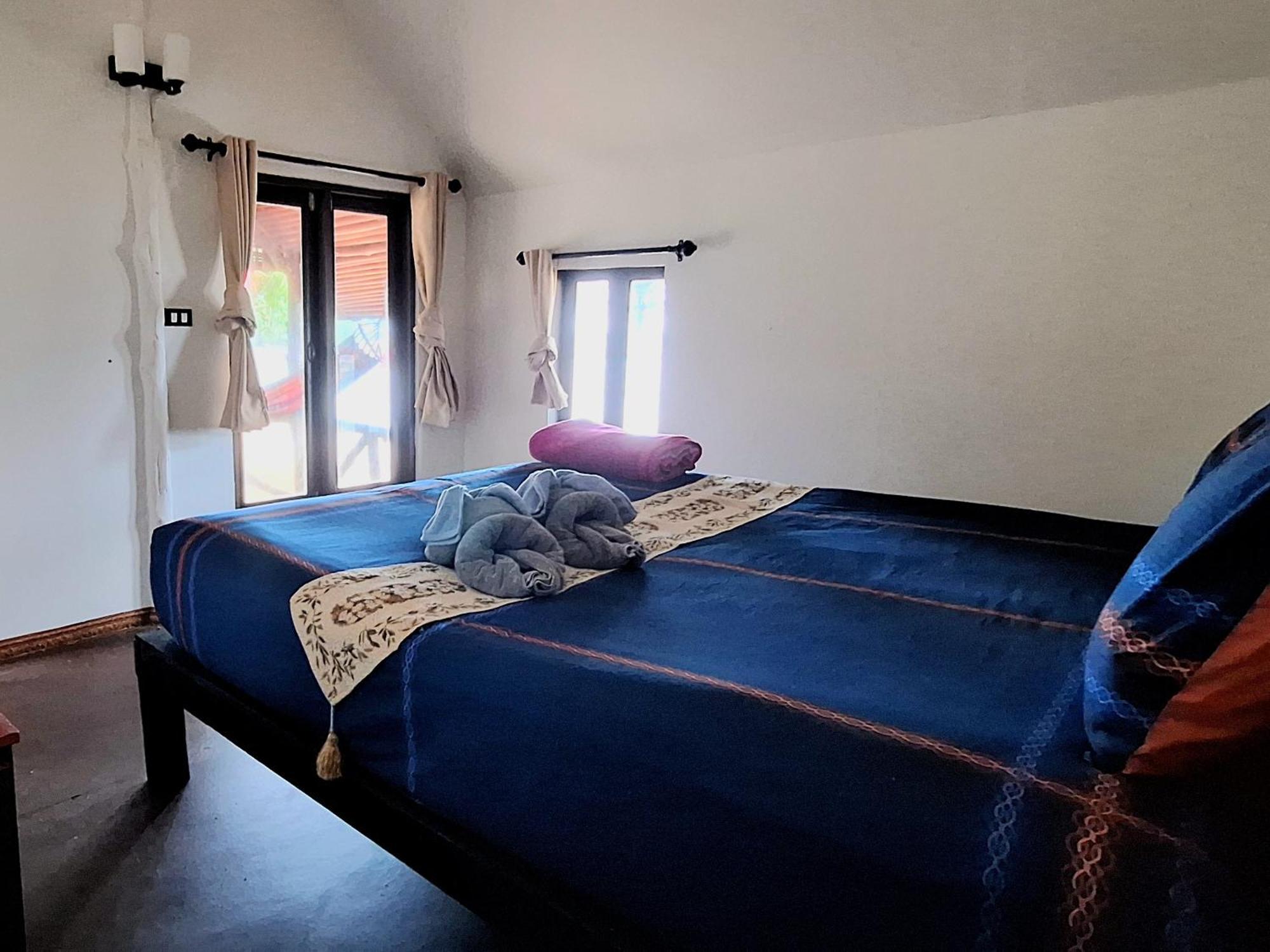 Breizh Cape Beach Bungalows Koh Lanta Bagian luar foto
