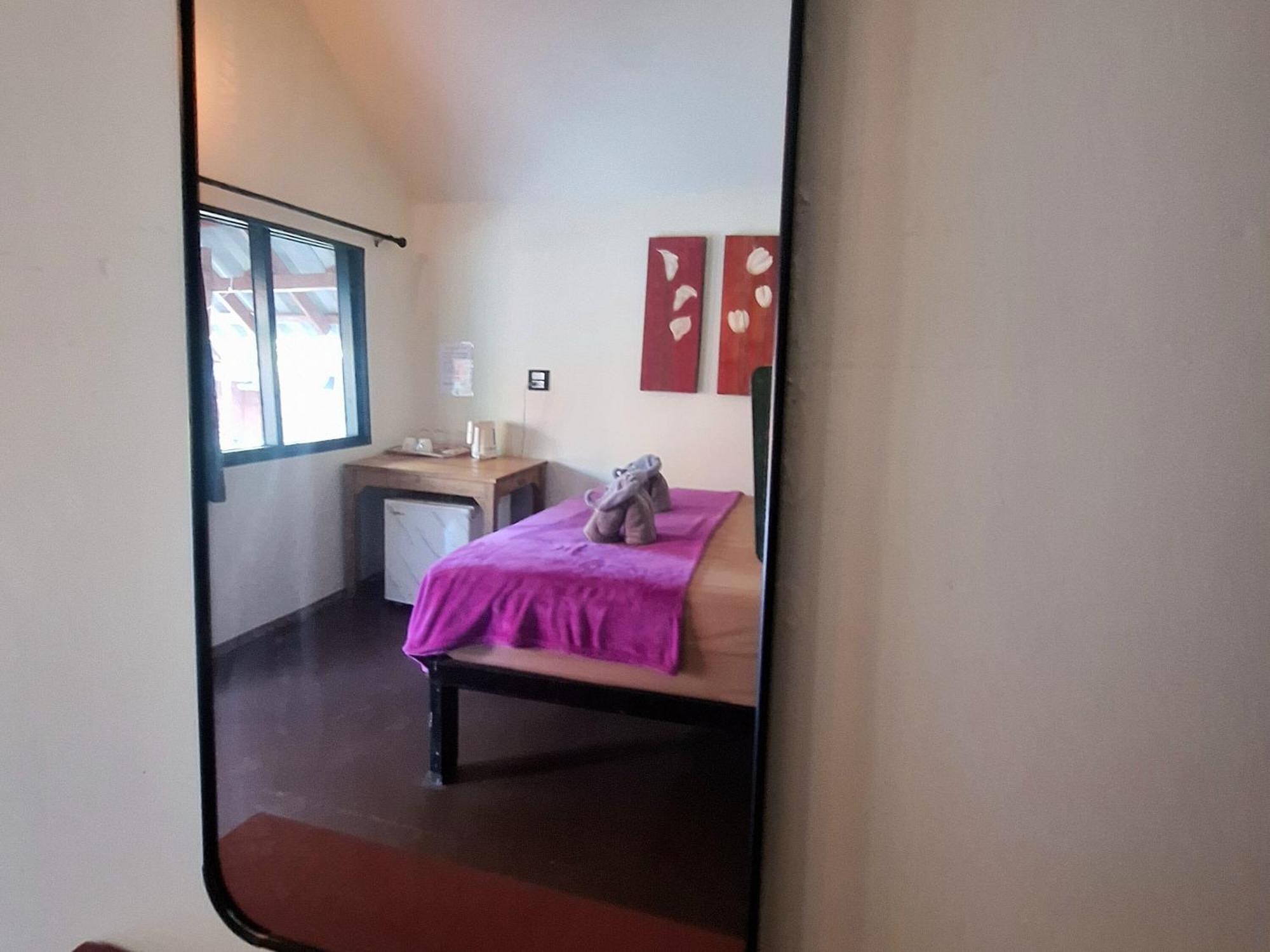 Breizh Cape Beach Bungalows Koh Lanta Bagian luar foto