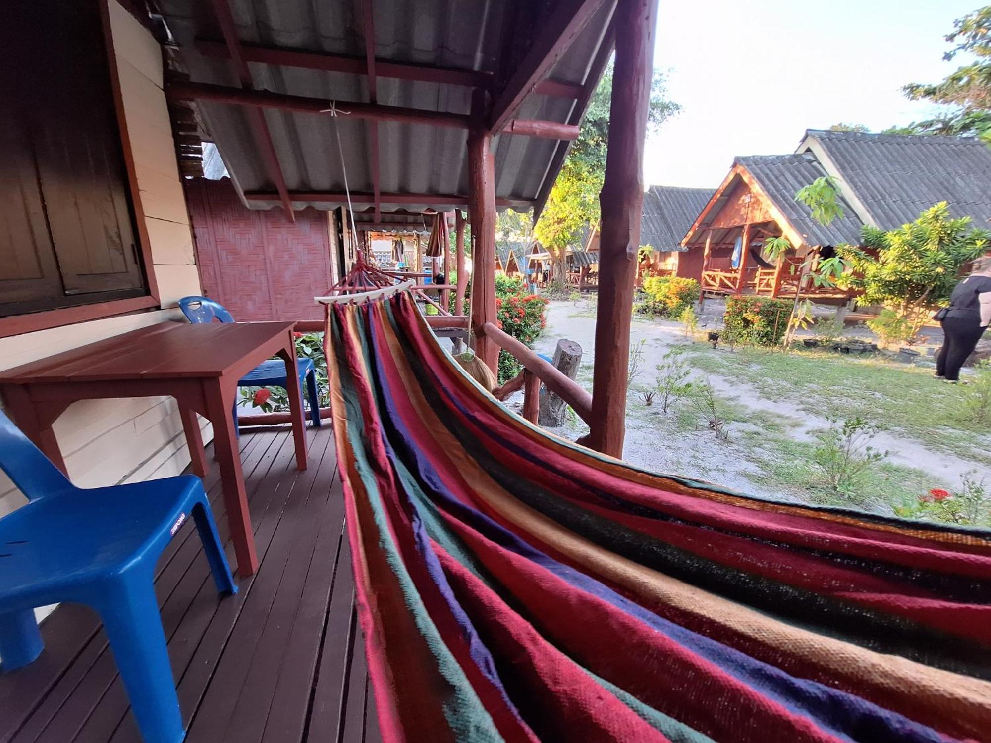 Breizh Cape Beach Bungalows Koh Lanta Bagian luar foto