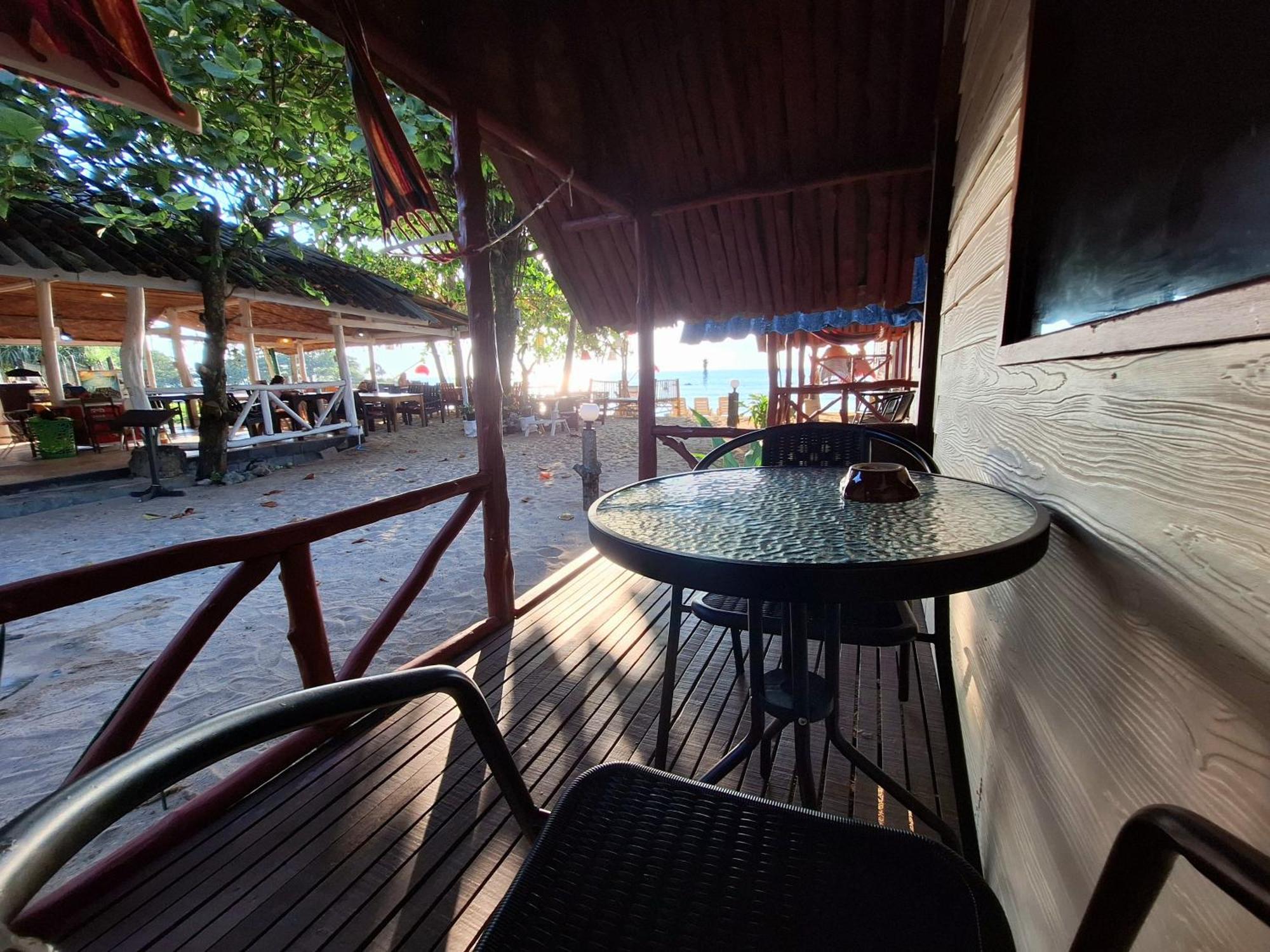 Breizh Cape Beach Bungalows Koh Lanta Bagian luar foto