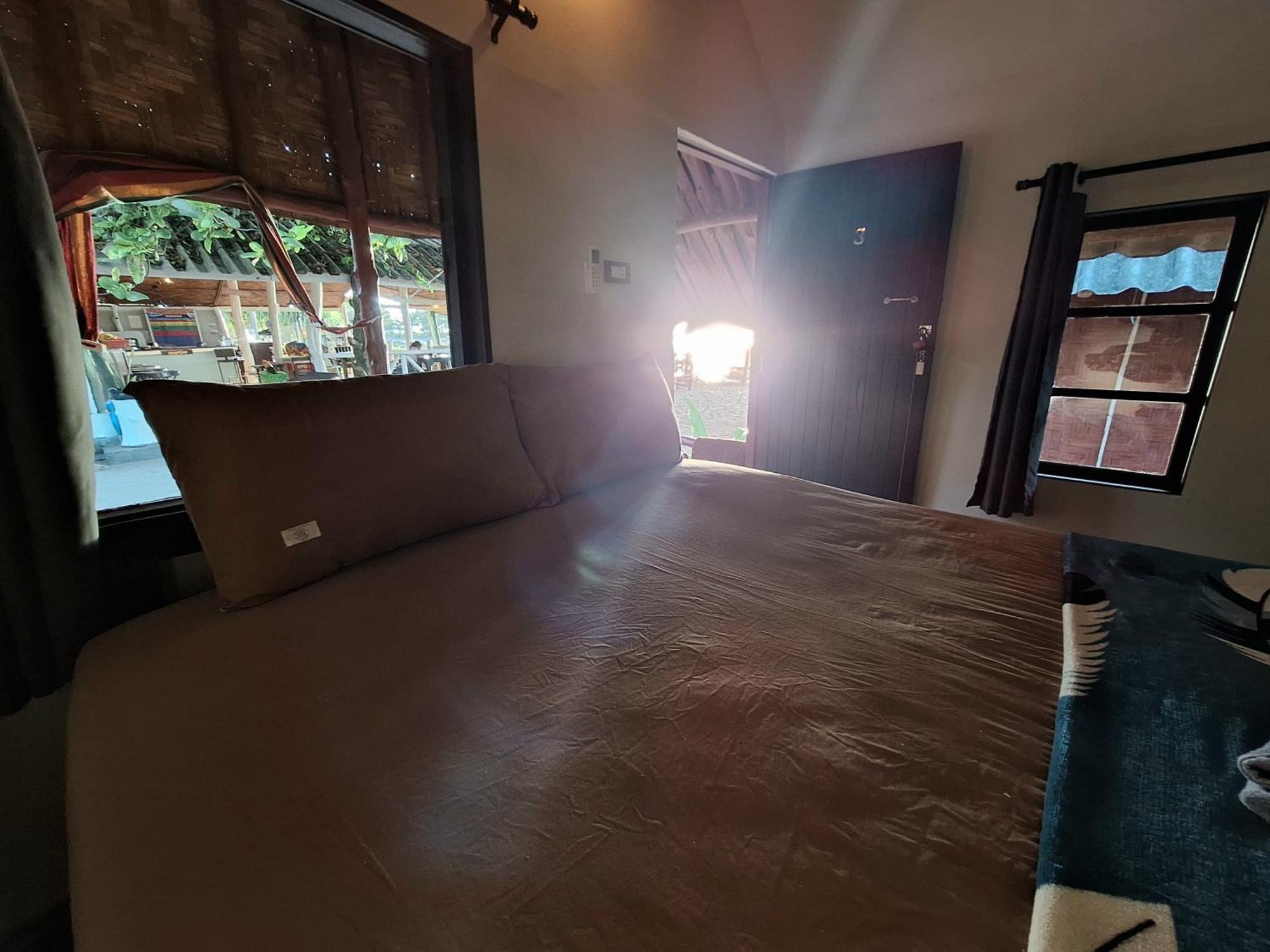 Breizh Cape Beach Bungalows Koh Lanta Bagian luar foto