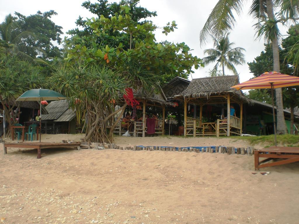 Breizh Cape Beach Bungalows Koh Lanta Bagian luar foto
