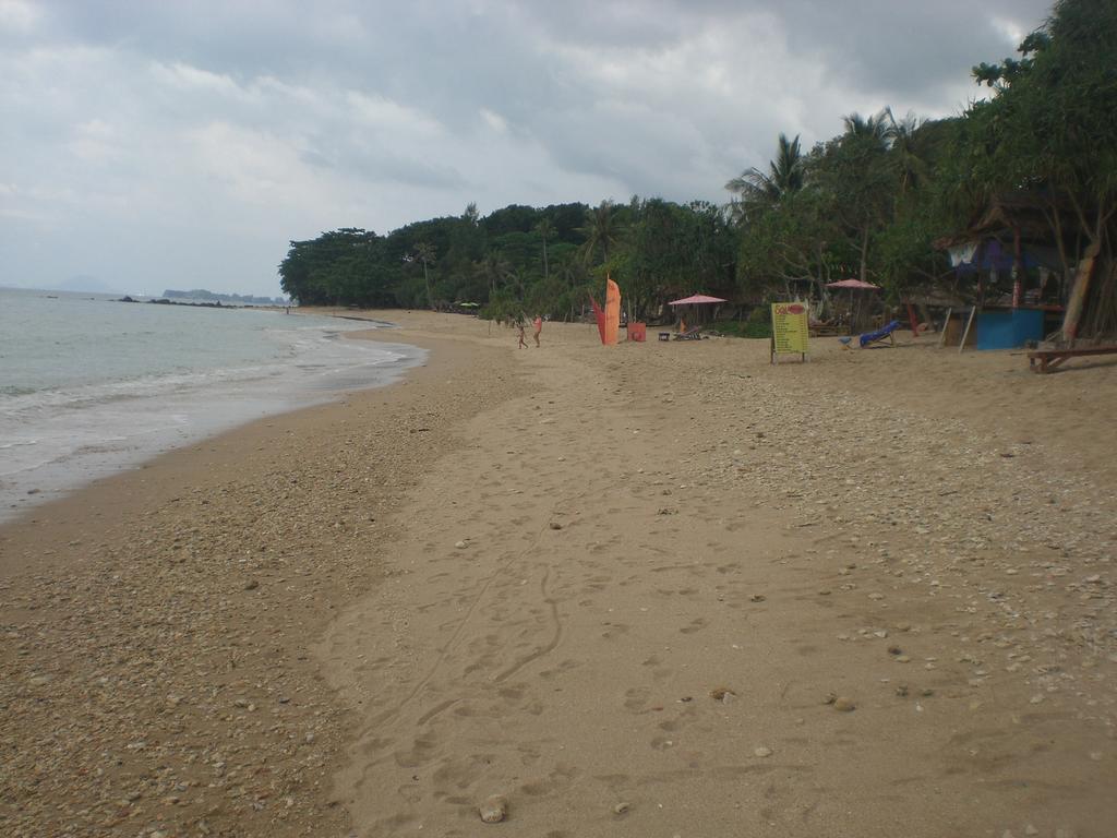 Breizh Cape Beach Bungalows Koh Lanta Bagian luar foto